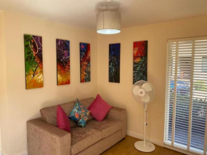 Contemporary & Cosy Trumpington House, 5 mins to Bio Medical Campus, Addenbrooke's & Papworth hospitals